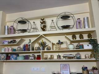For Sale: Boutique gifting studio that specializes in curating custom gift hampers.