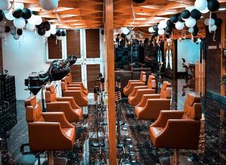 For sale: International franchise of a beauty salon that receives 20+ walk-ins daily.