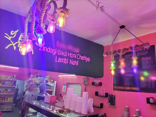 QSR serving varieties of chai and snacks with 20+ seating capacity seeks funds for expansion.
