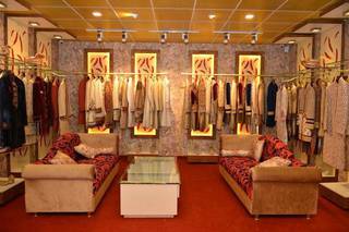 Men's clothing apparel based in Rajasthan with very good sales margin.