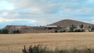Mineral mining and processing business with 40,000-ton annual capacity and 30+ clients, seeks investment.