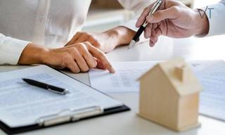 Real estate mediation company with strong recruitment and robust performance in mature markets.
