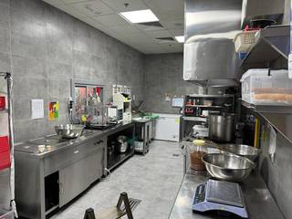 For Sale: Restaurant in a mall in Dubai generating AED 50,000 monthly sales.