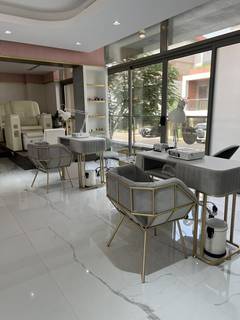 For Sale: New, modern, fully equipped beauty salon in a commercial location in Doha.