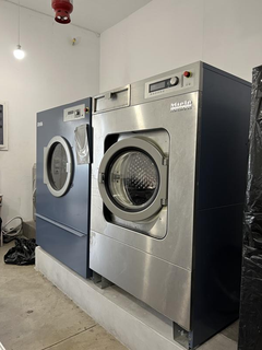 Seeking buyers for a Mykonos-based profitable laundromat business with established B2B hospitality clients.