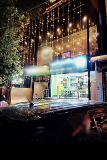 Well-established multi-brand food business with two franchises and two owned brands seeks an investor.
