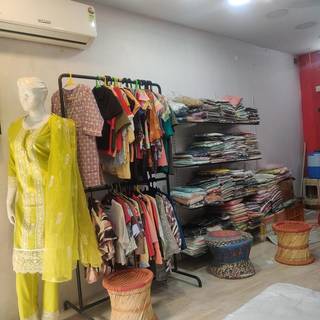 Retail shop offering women's clothing averaging INR 900-1,000 per order for sale.