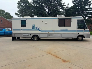 For sale: Turn key mobile nail salon business in North Platte.