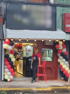 Restaurant with three branches that receive 150+ customers weekly seeks investment for business expansion.