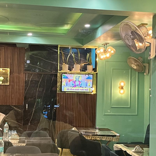 Acquire a successful pure veg restaurant in Ghaziabad specializing in sizzlers.