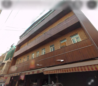 Retail outlet for ice cream, shakes, sundaes and Indian street food with sweets and desserts.