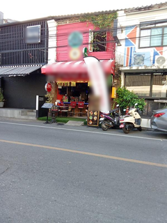 Top live music bar and diner in Phuket with seating for 100 guests for sale.