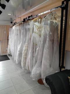 Established 10-year-old bridal boutique with loyal client base of over 200 and robust revenue performance.