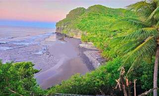 Luxury real estate construction company seeking partners to build a crypto-friendly community in El Salvador.