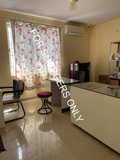 Comprehensive sale of a profitable generic pharmaceuticals distribution business with 27 years of experience.