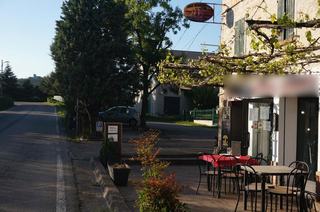 Newly established countryside fish restaurant and pizzeria near Modena seeking investment or ownership transition opportunity.
