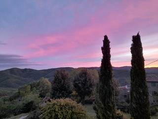 Charming Tuscan property featuring two apartments, a small outbuilding, and a 1,000 sq. m garden.