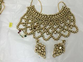 For sale: Fashion jewellery store located in the heart of Mumbai having 100+ clients.