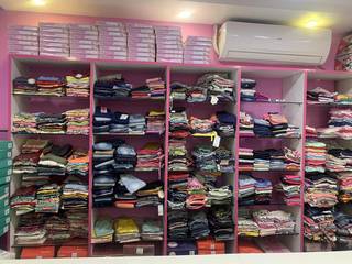 Offline and online store selling baby products with 200-300 monthly orders for sale.