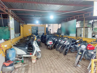 Multiband car service center with spare parts, service & accessories receiving 100+ monthly clients.