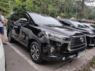 Car rental service and transportation for tourists in Jogjas seeks funds for fleet expansion.