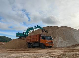 For Sale: Silica sand mining company with 10k tonnes/month capacity serving 9+ factories in Indonesia.