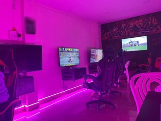 For Sale: Gaming cafe in Kandivali with regular clientele and 300+ PS4 & PS5 games.