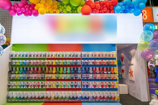 Importer and distributor of balloons and accessories from the USA, Italy with 50+ regular customers.