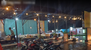 Indonesian restaurant with 12 seats, offering affordable meals with steady local customer demand, seeks investment.