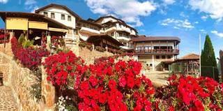 For Sale: Highly reputed mountain hotel, 31 rooms, 1 apartvilla, 2 terraces and conference rooms.