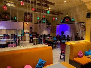 Prime-location Oman restaurant serving international cuisine with 200+ seating capacity offered for full sale.