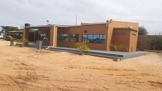 Well-established construction company with high-value contracts, 5 active clients and ISO certifications.