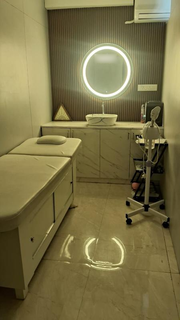 Udyam-registered unisex salon brand with 2 branches and an academy specializing in beauty and wellness.