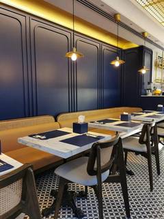 Full sale of a popular restaurant with diverse offerings and strong community support in Amman.