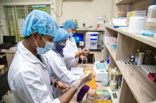 Diagnostic and consultation center receiving an average of 30 daily patients.