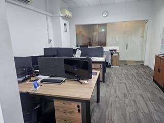 Building inspection and maintenance company serving 20 clients seeks a loan for working capital.