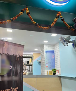 Food outlet selling tender coconut shake and other drinks with good reviews and loyal customers.