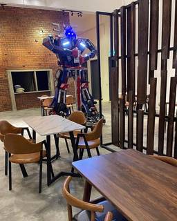 For Sale: Fully operational Johor Bahru restaurant with 200 seating capacity and consistent footfall.