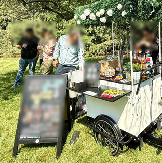 Luxury mobile espresso business serving weddings and corporate events, with premium equipment and loyal clients.