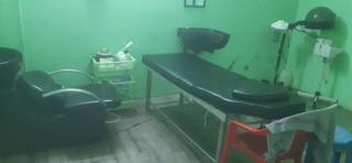 Beauty salon in a crowded residential area with 30+ daily customers.