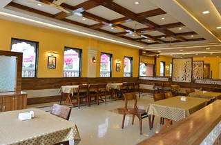 Restaurant near Shirur with strong daily customer base and authentic cuisine seeks funding to renovate.