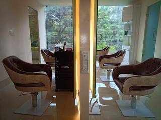 Beauty salon & spa franchise for sale in Kammanahalli, Bangalore, receiving 5+ daily customers.