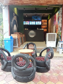 For Sale: Running cafe in a prime location receiving 30 customers daily.
