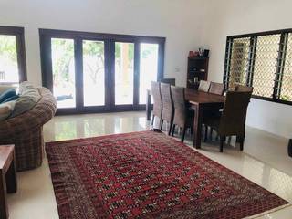 For Sale: Oceanfront tourist bungalows and large owner's accommodation with 8 bedrooms.