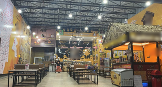 High-footfall pure-veg South Indian restaurant serving 30+ dosa varieties with FSSAI and GST compliance.