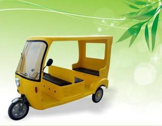 Dealer of battery operated e-rickshaws in Pondicherry searching for buyers.