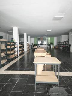 Spanish olive-oil-based natural cosmetics, wellness and gourmet brand with loyal online customers and 250 physical-stores.