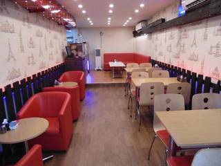 Cafe serves snacks and beverages with seating capacity of 26 covers located in prime area.