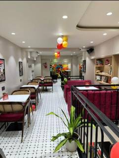 Protein-focused restaurant brand with three outlets serving 4,000 monthly orders across Nashik and Pune.
