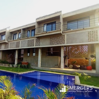 Lifestyle hotel in Santa Verónica, offering accommodation, leisure, and watersports with 70% occupancy rate.